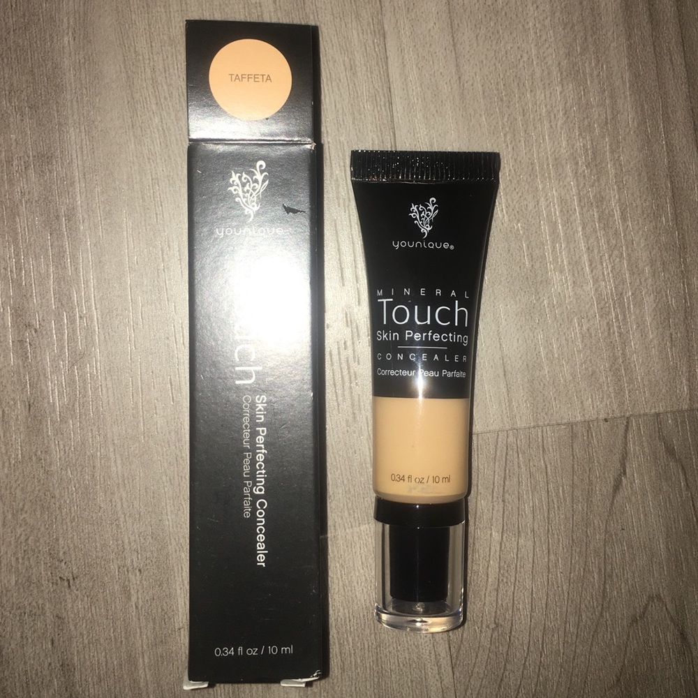 Younique Concealer